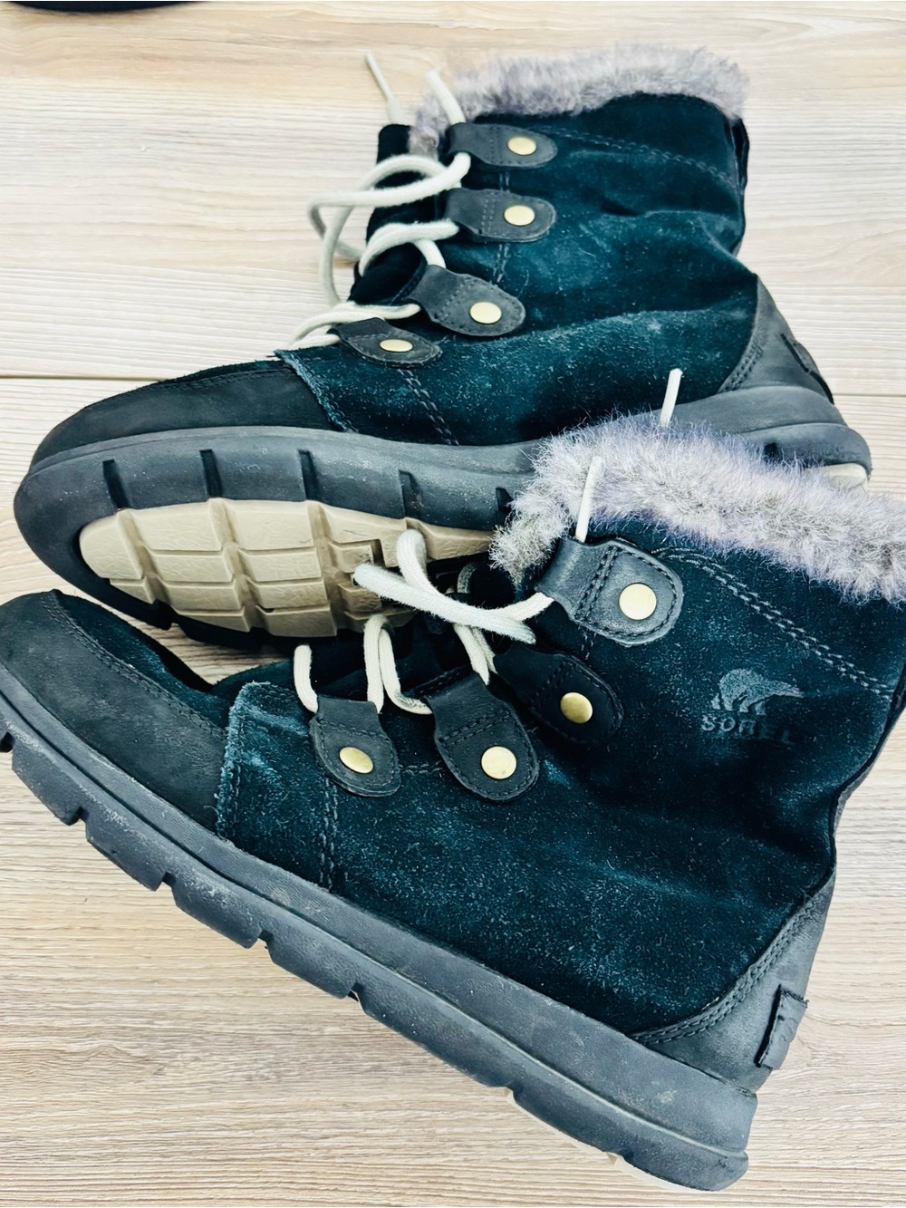 Sorel Women's Black Faux-Fur Lined Lace-Up Winter Boots Size 7.5